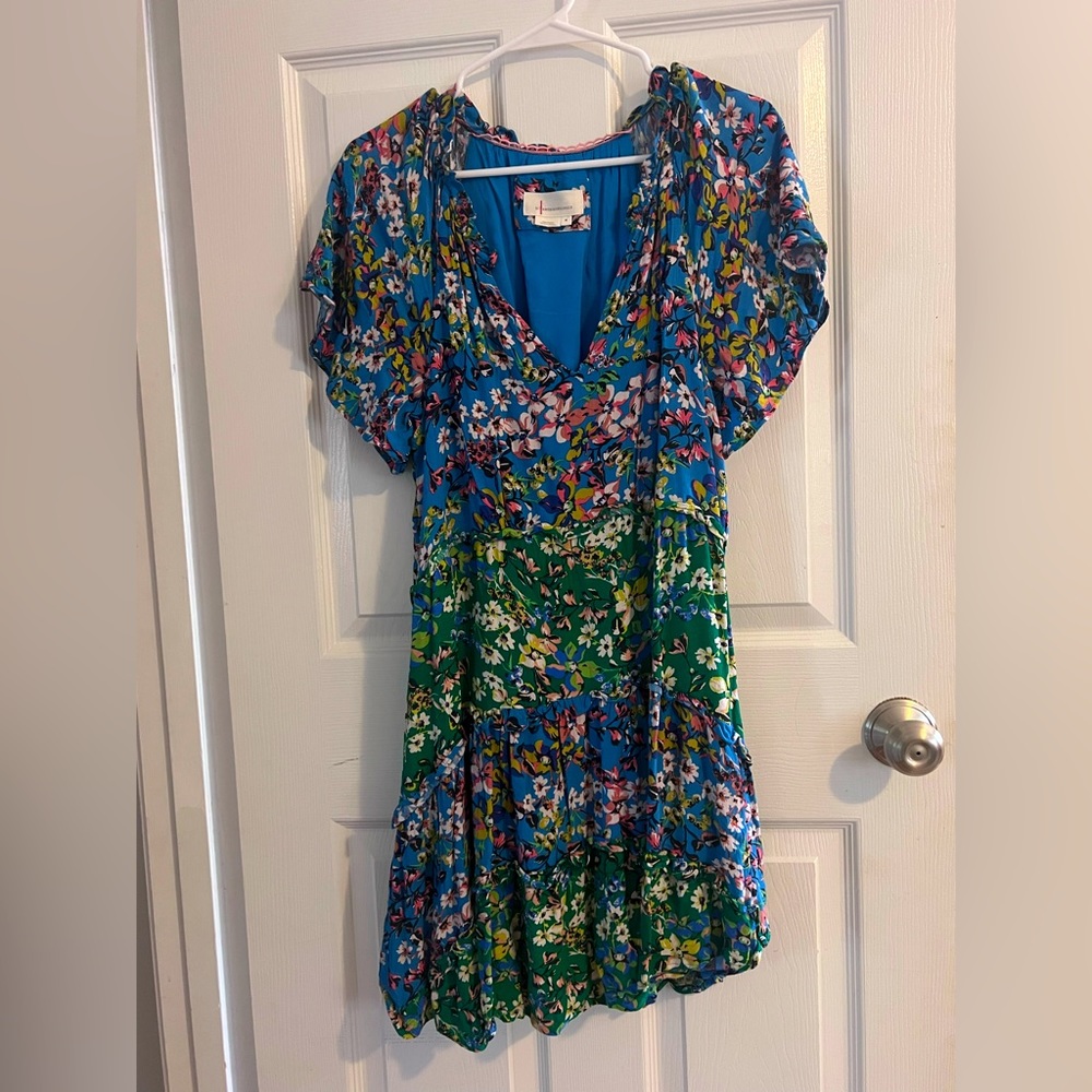 Adorable and flattering casual dress by Anthropologie!